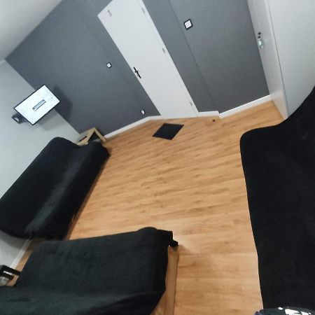 3030 Jana Spychalskiego 32 - Tanie Pokoje W Apartamencie - Samodzielne Zameldowanie - Self Check In Πόζναν Εξωτερικό φωτογραφία