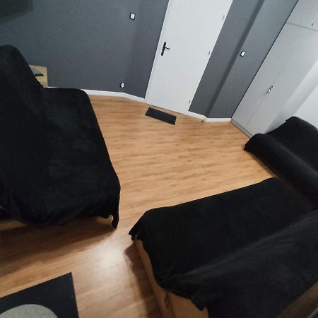 3030 Jana Spychalskiego 32 - Tanie Pokoje W Apartamencie - Samodzielne Zameldowanie - Self Check In Πόζναν Εξωτερικό φωτογραφία