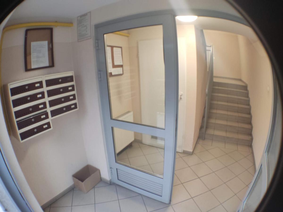 3030 Jana Spychalskiego 32 - Tanie Pokoje W Apartamencie - Samodzielne Zameldowanie - Self Check In Πόζναν Εξωτερικό φωτογραφία