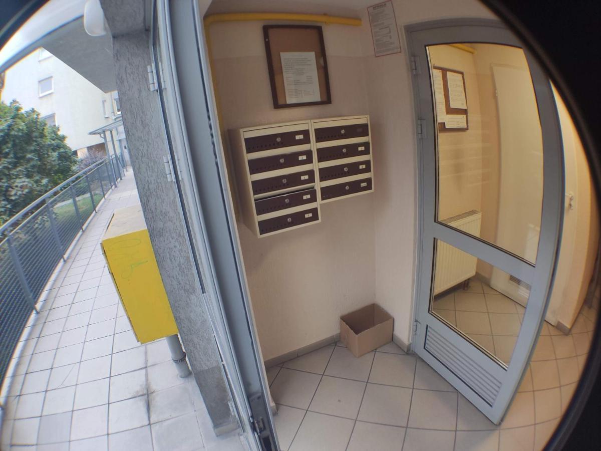3030 Jana Spychalskiego 32 - Tanie Pokoje W Apartamencie - Samodzielne Zameldowanie - Self Check In Πόζναν Εξωτερικό φωτογραφία