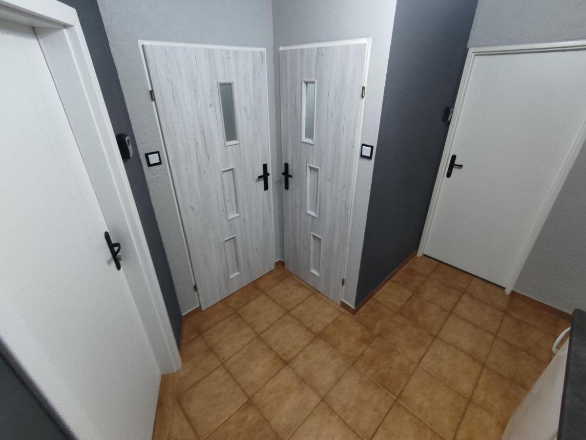 3030 Jana Spychalskiego 32 - Tanie Pokoje W Apartamencie - Samodzielne Zameldowanie - Self Check In Πόζναν Εξωτερικό φωτογραφία