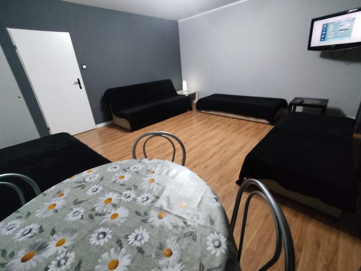 3030 Jana Spychalskiego 32 - Tanie Pokoje W Apartamencie - Samodzielne Zameldowanie - Self Check In Πόζναν Εξωτερικό φωτογραφία