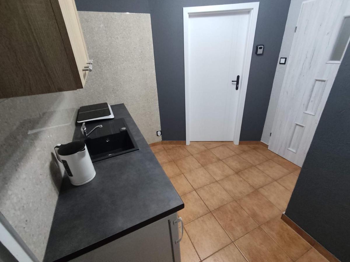 3030 Jana Spychalskiego 32 - Tanie Pokoje W Apartamencie - Samodzielne Zameldowanie - Self Check In Πόζναν Εξωτερικό φωτογραφία