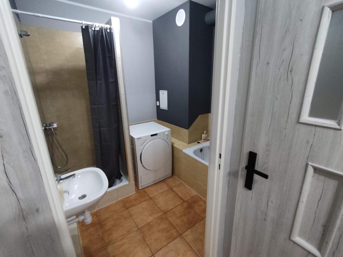 3030 Jana Spychalskiego 32 - Tanie Pokoje W Apartamencie - Samodzielne Zameldowanie - Self Check In Πόζναν Εξωτερικό φωτογραφία