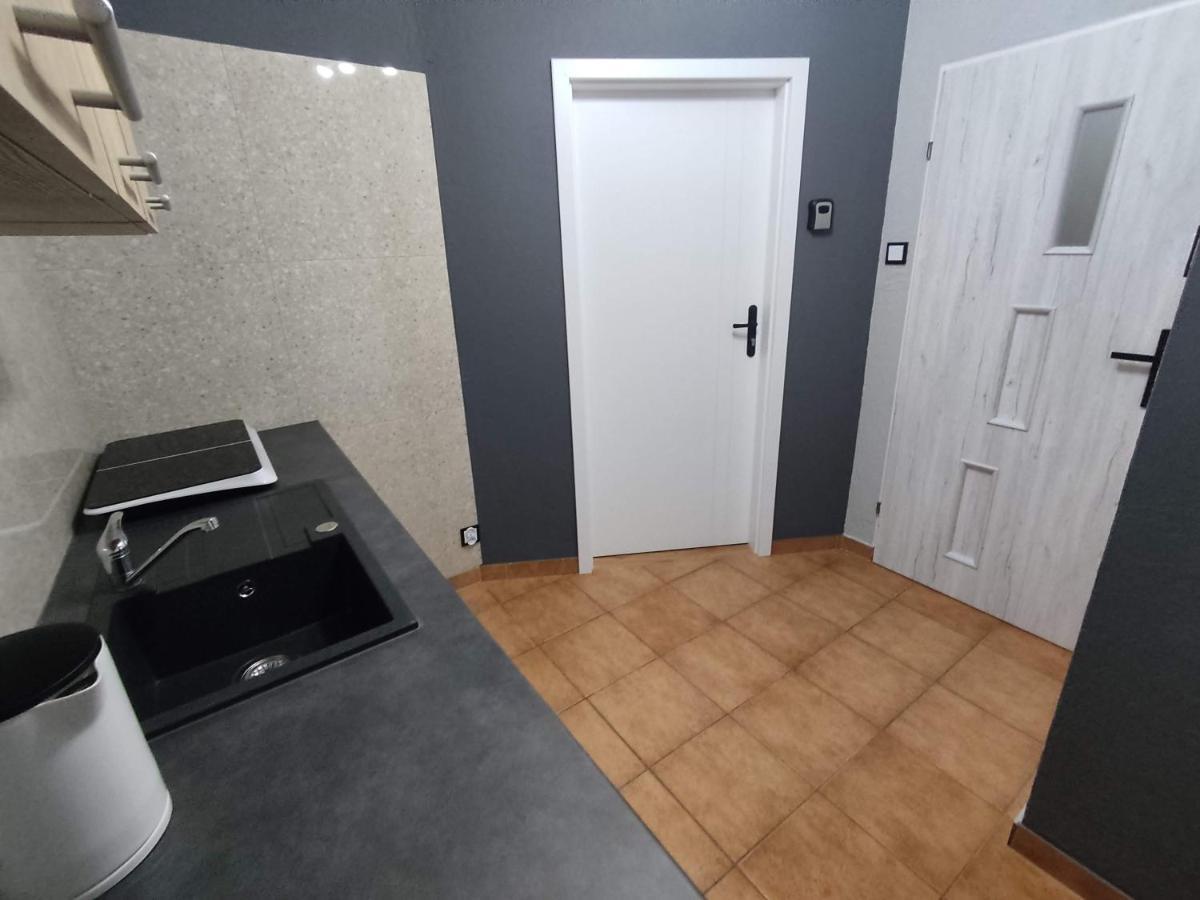 3030 Jana Spychalskiego 32 - Tanie Pokoje W Apartamencie - Samodzielne Zameldowanie - Self Check In Πόζναν Εξωτερικό φωτογραφία