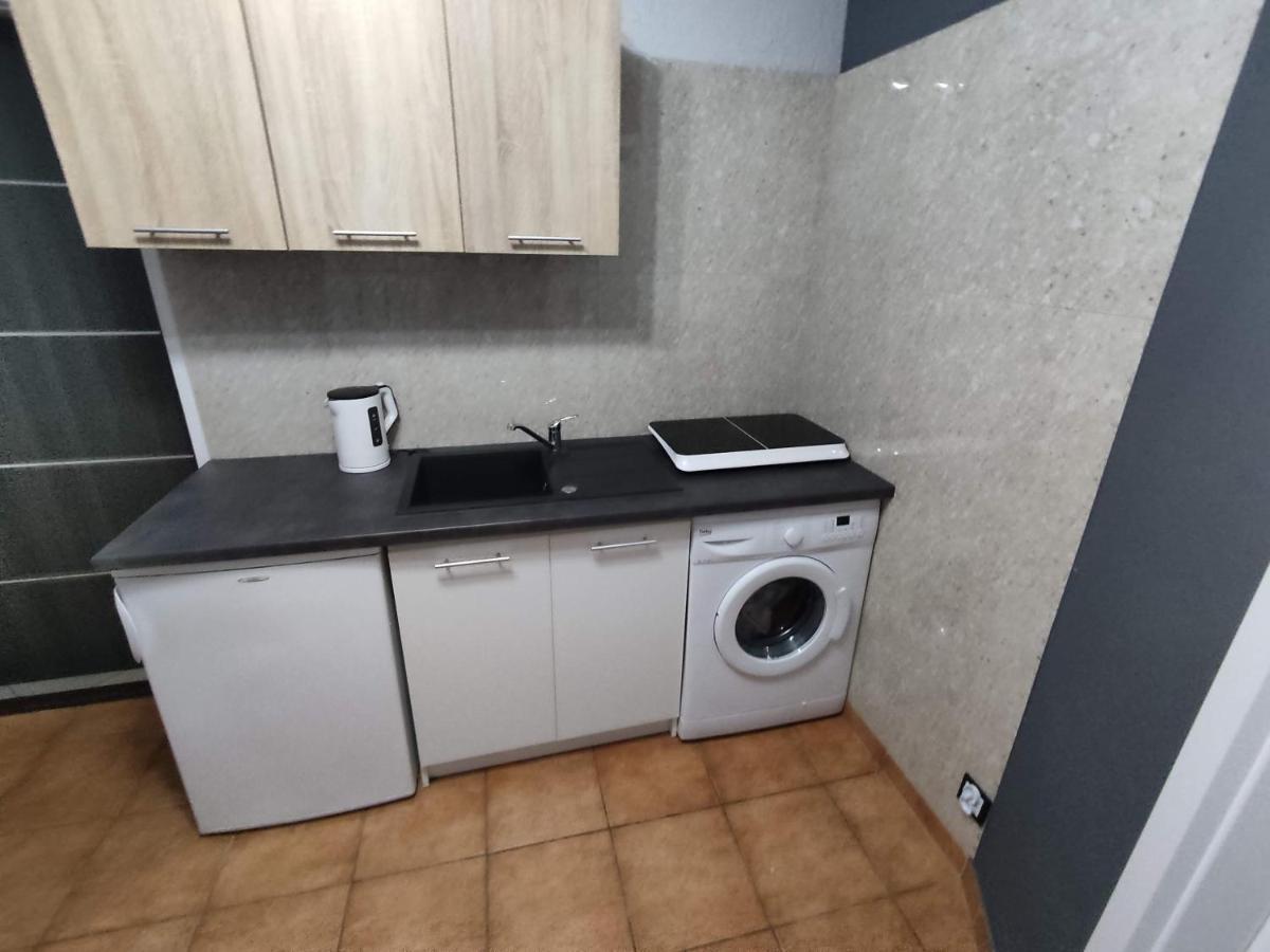3030 Jana Spychalskiego 32 - Tanie Pokoje W Apartamencie - Samodzielne Zameldowanie - Self Check In Πόζναν Εξωτερικό φωτογραφία