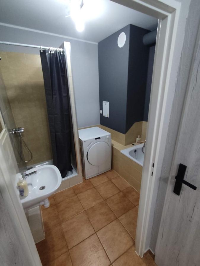 3030 Jana Spychalskiego 32 - Tanie Pokoje W Apartamencie - Samodzielne Zameldowanie - Self Check In Πόζναν Εξωτερικό φωτογραφία