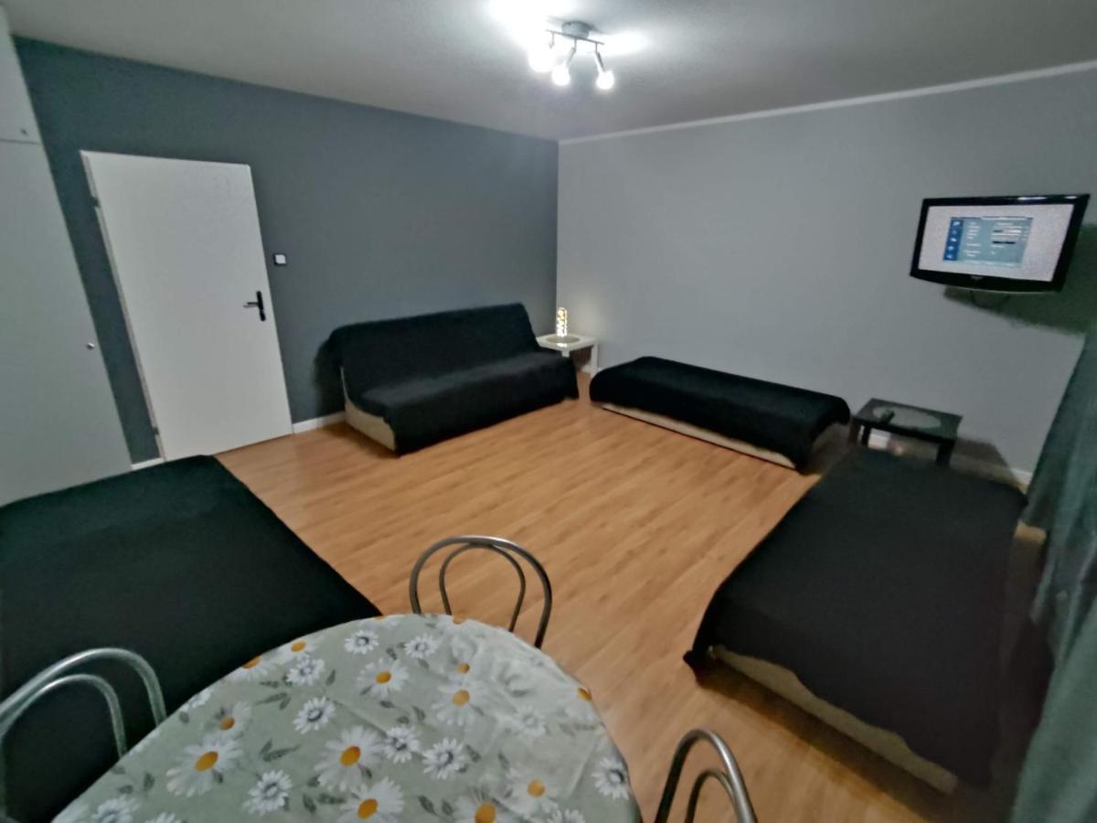 3030 Jana Spychalskiego 32 - Tanie Pokoje W Apartamencie - Samodzielne Zameldowanie - Self Check In Πόζναν Εξωτερικό φωτογραφία